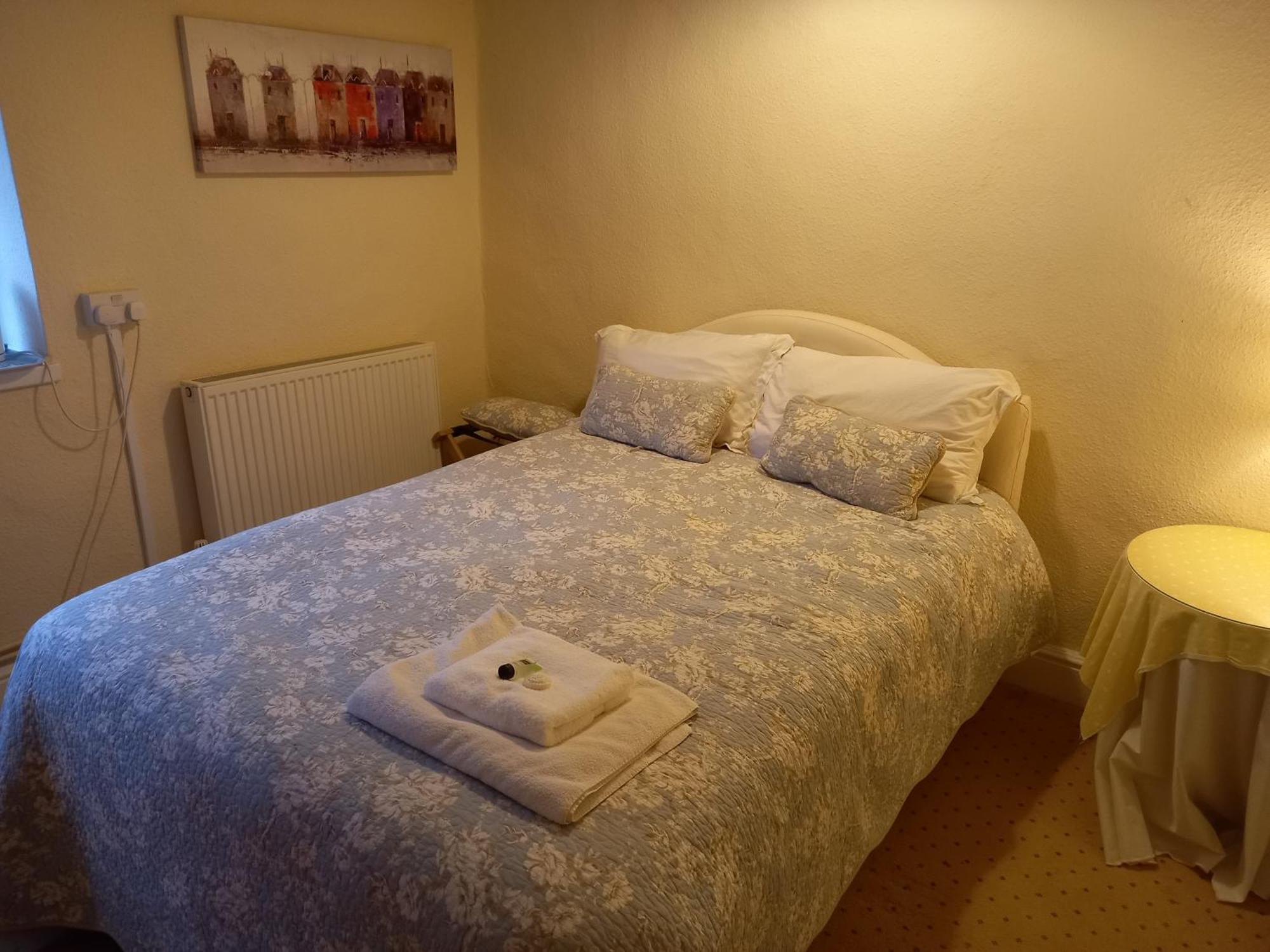 Bickleigh Castle Villa Tiverton  Room photo
